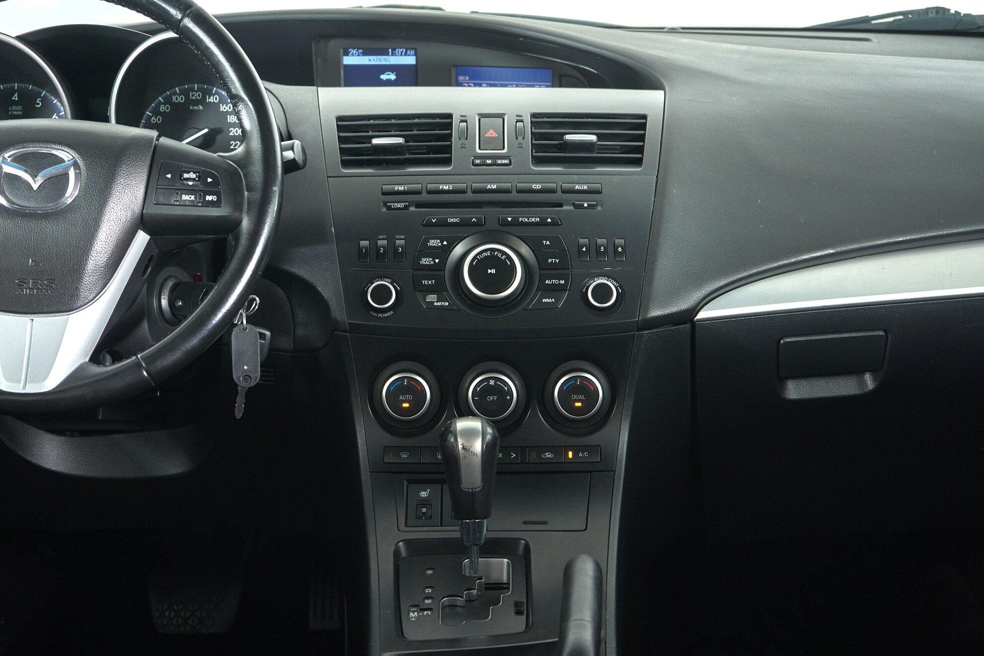 Mazda 3 2013, белый