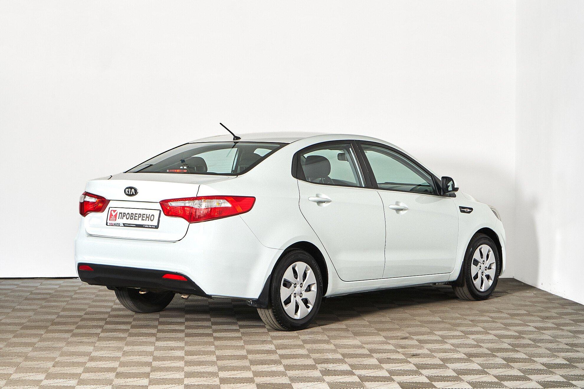 Kia Rio 2014, белый