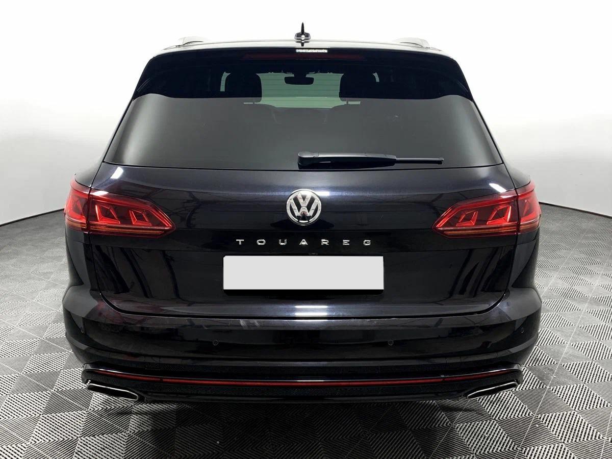 Volkswagen Touareg 2023, черный