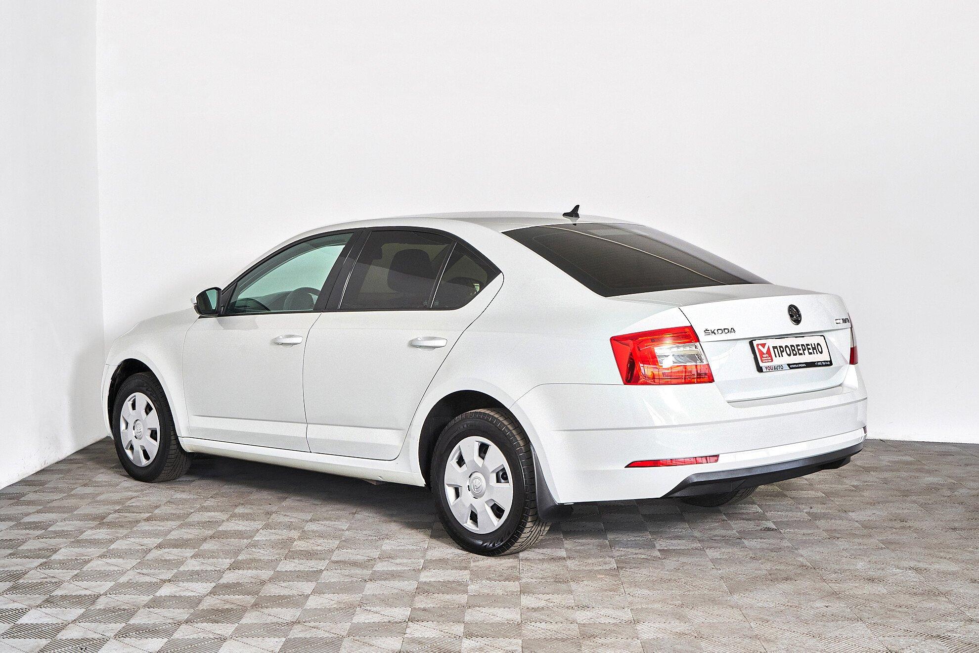 Skoda Octavia 2020, белый