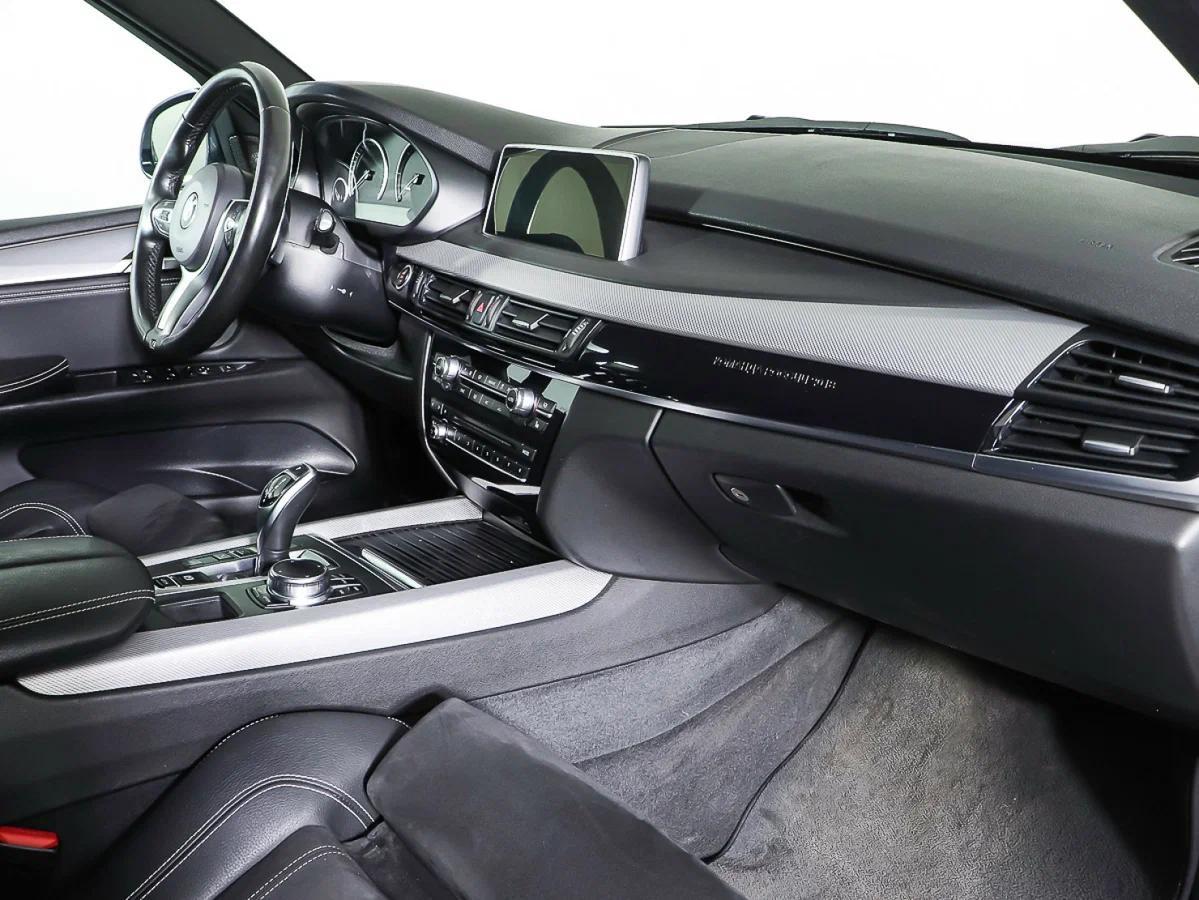 BMW X5 2018, белый