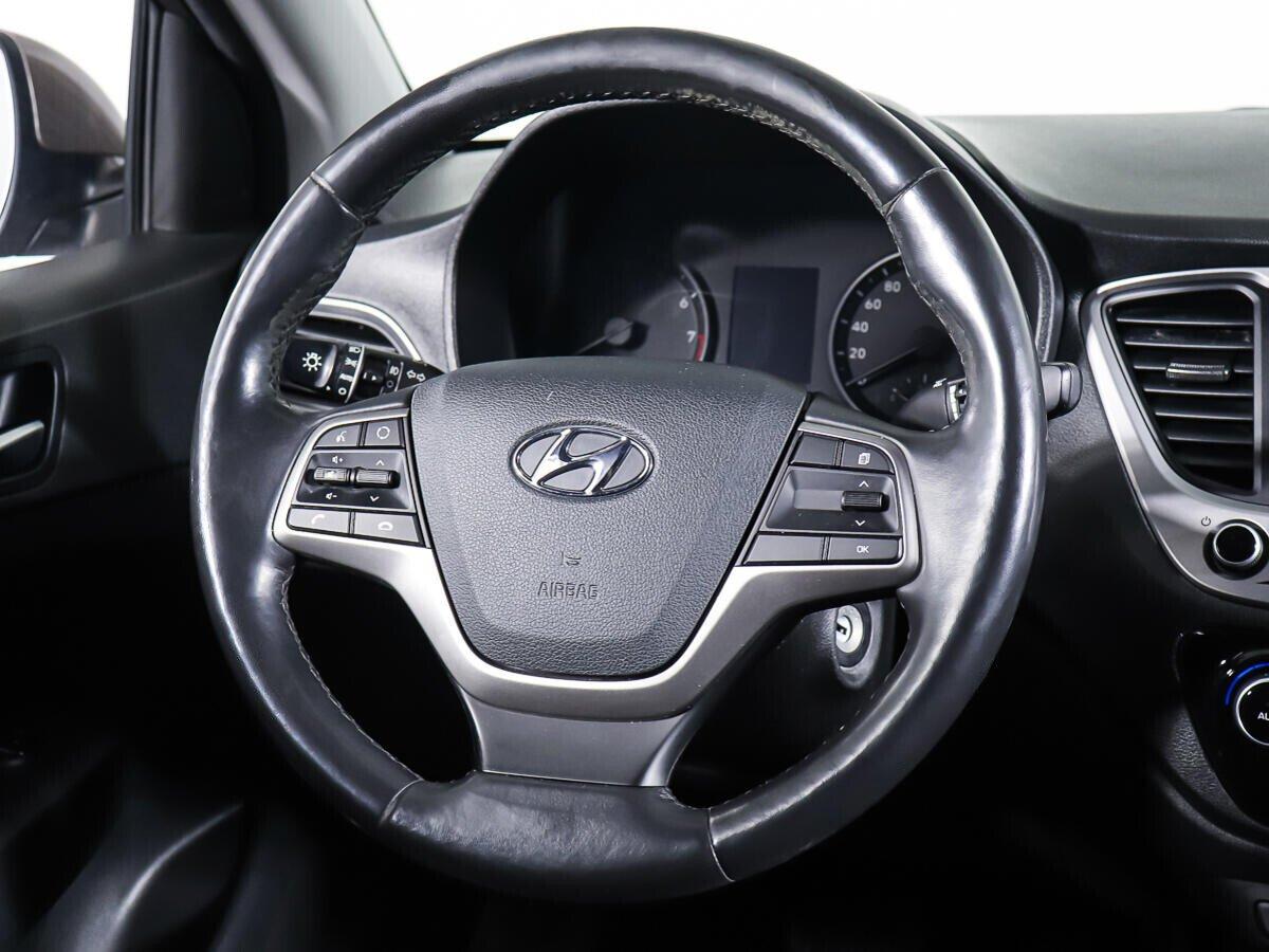 Hyundai Solaris 2019, серый