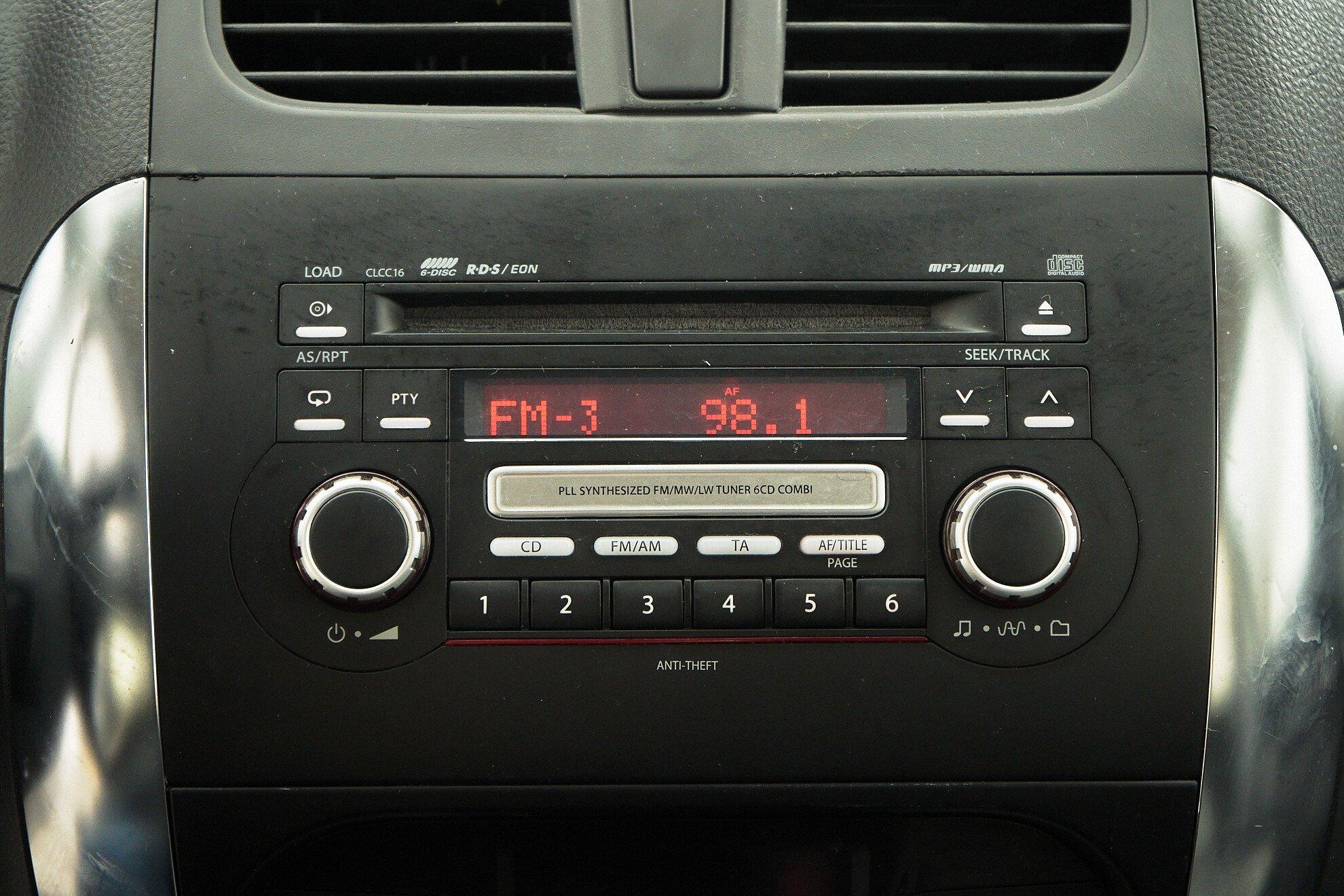 Suzuki SX4 2011, серебряный