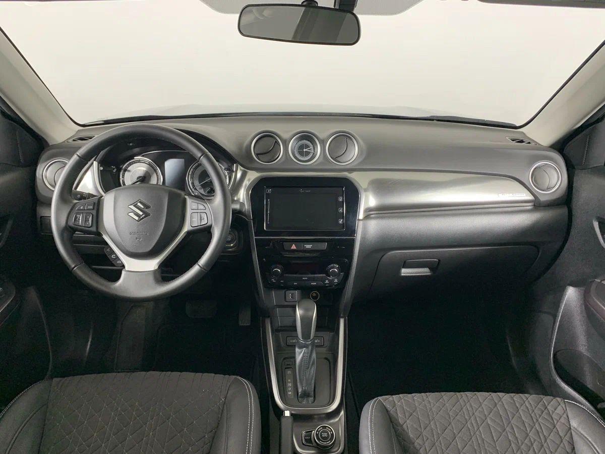 Suzuki Vitara 2021, серый