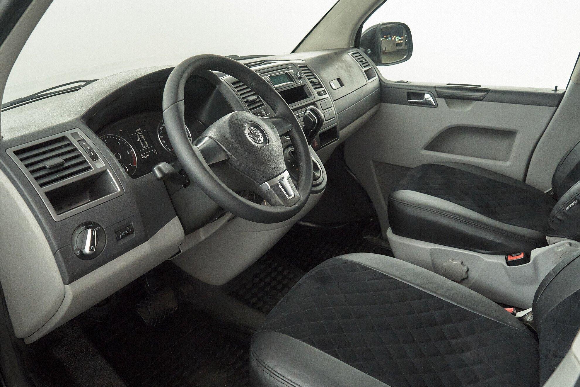 Volkswagen Caravelle 2011, черный