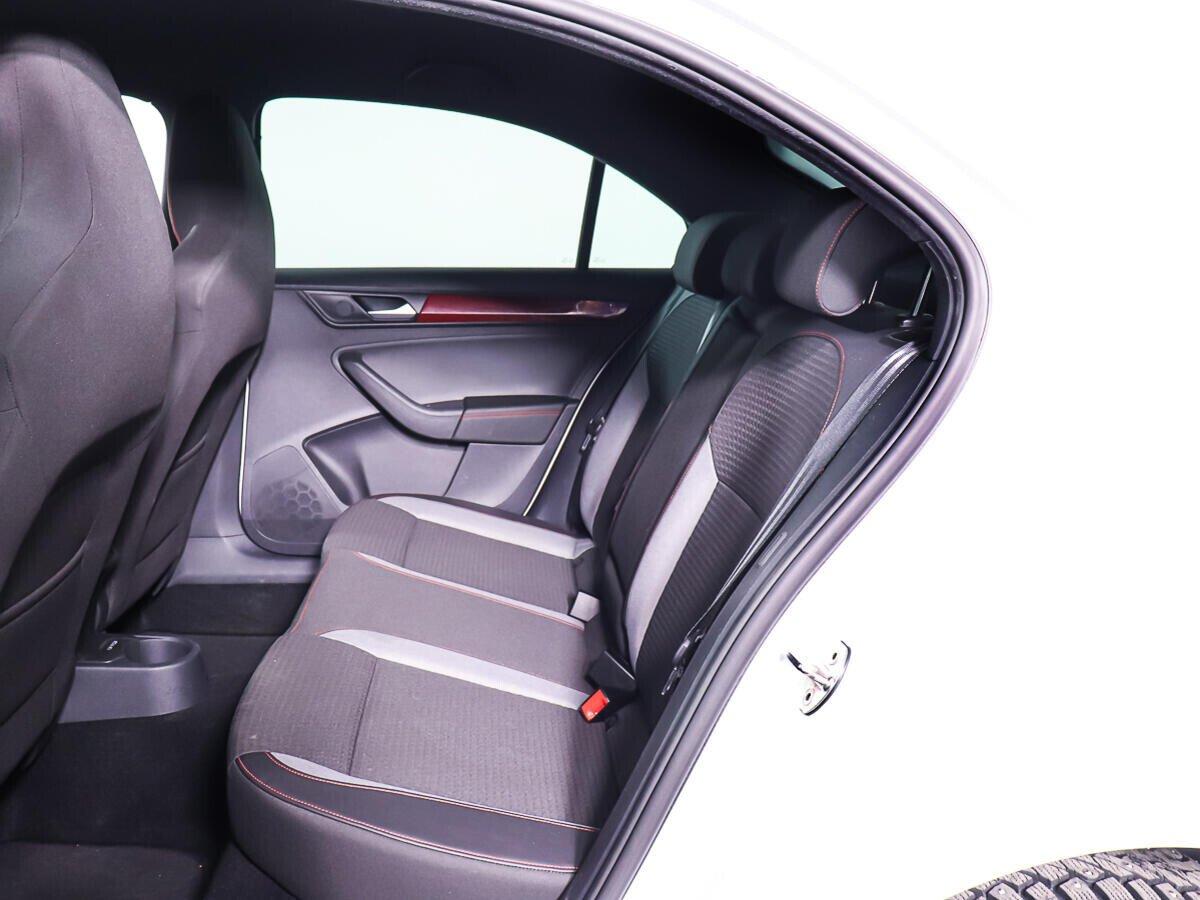 Volkswagen Polo 2022, белый