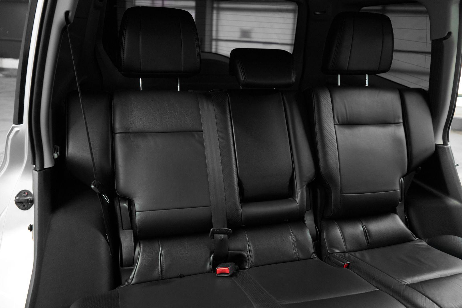 Mitsubishi Pajero 2011, серебряный