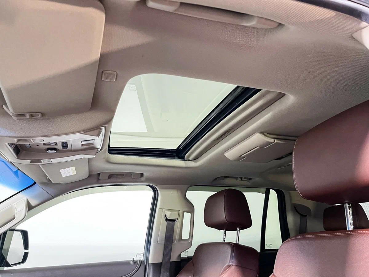 Chevrolet Tahoe 2017, черный