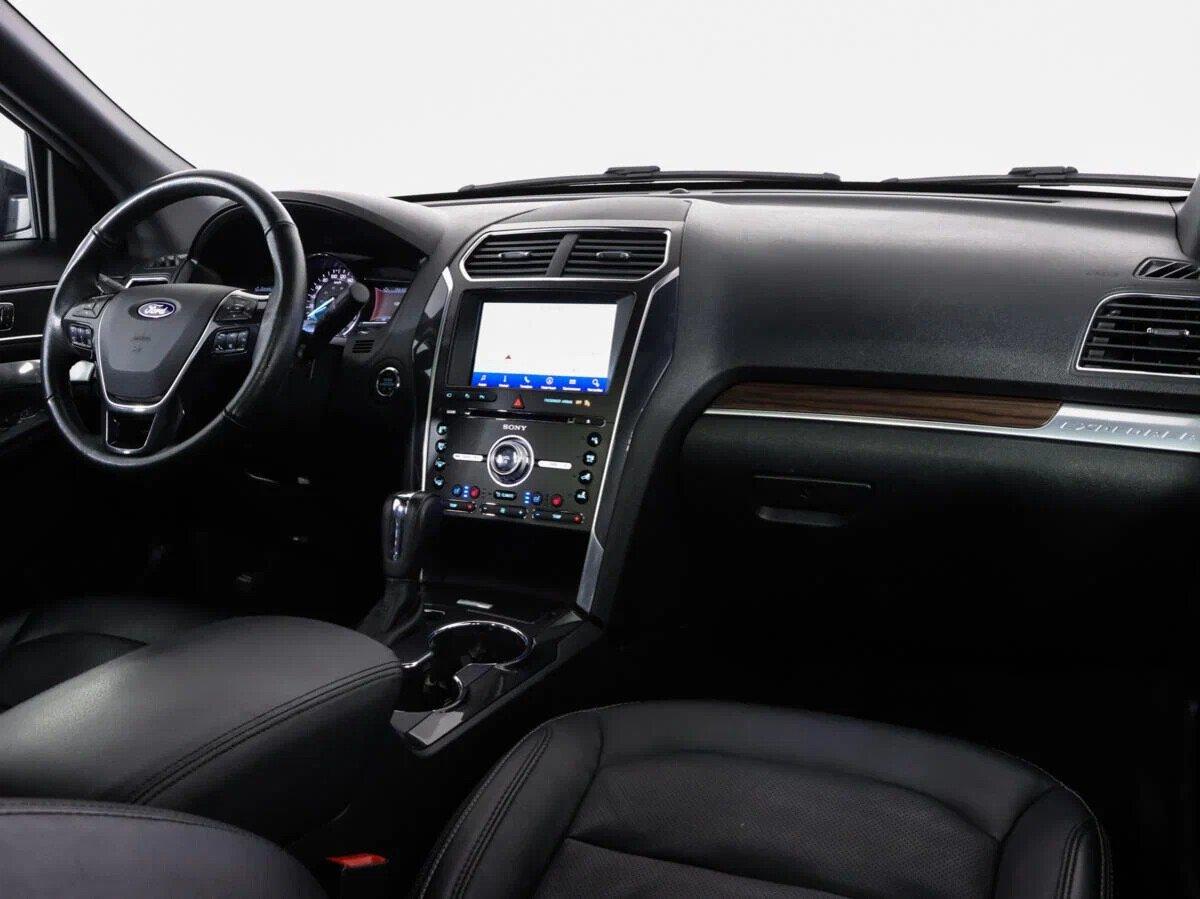 Ford Explorer 2018, черный