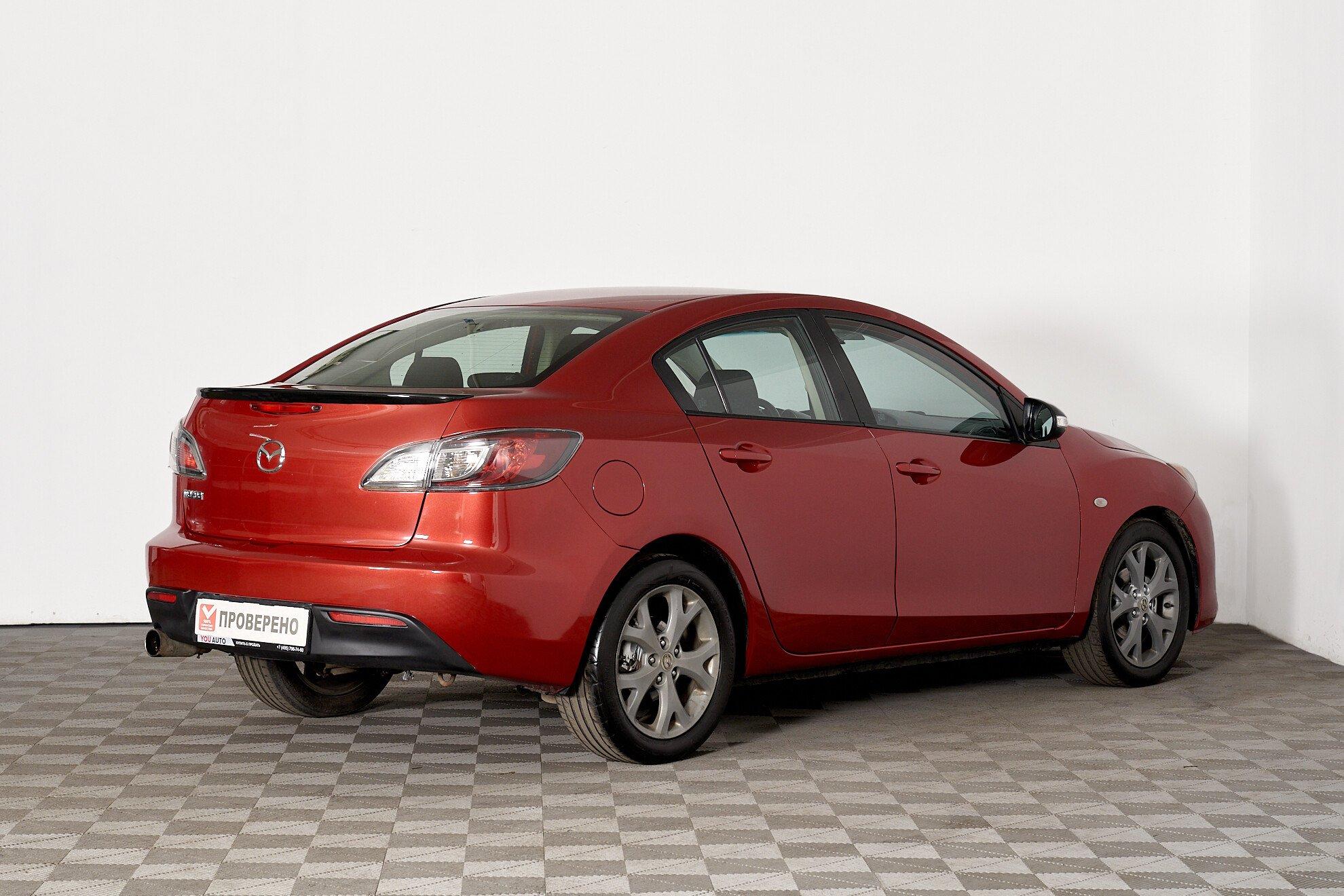 Mazda 3 2011, красный