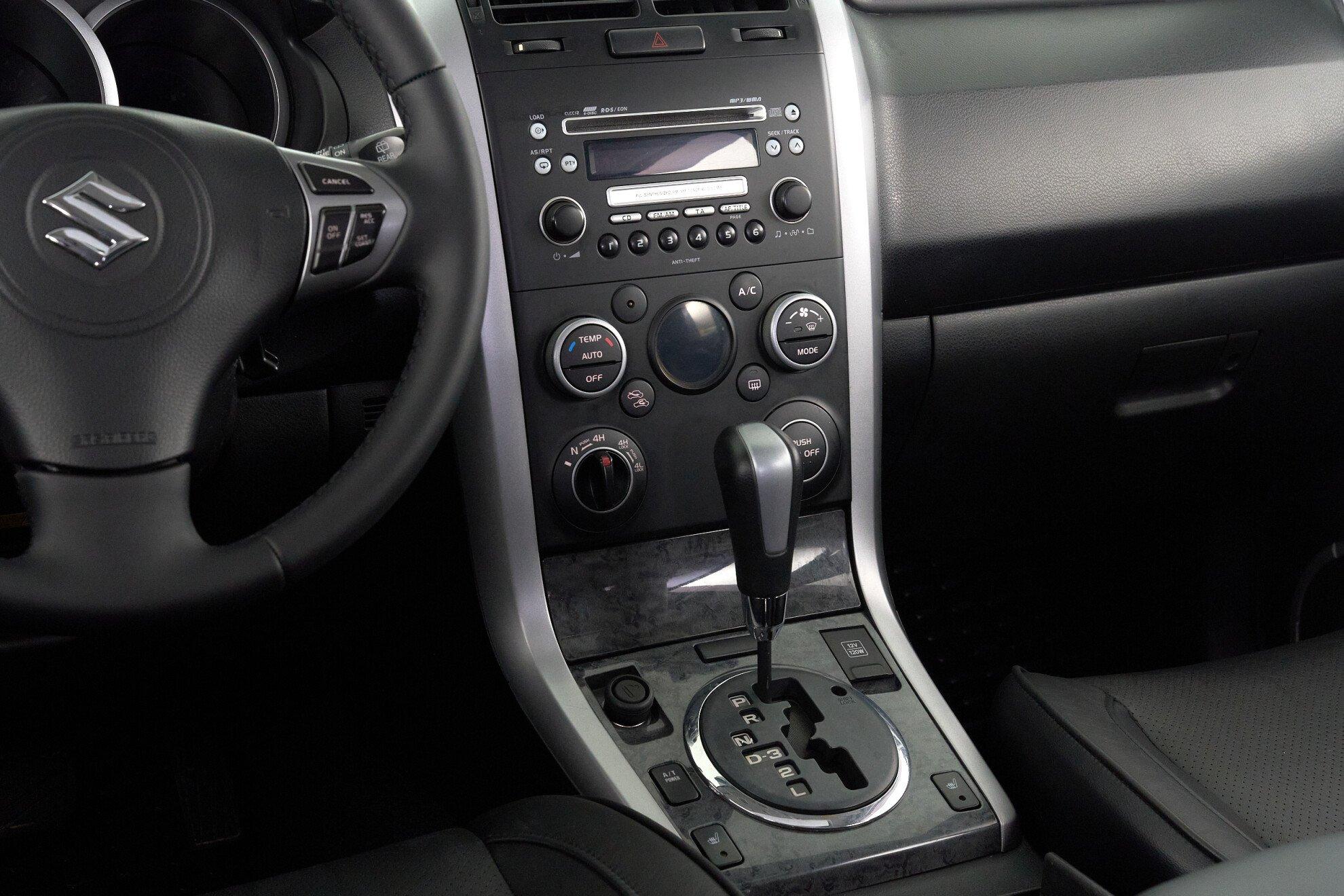Suzuki Grand Vitara 2012, черный