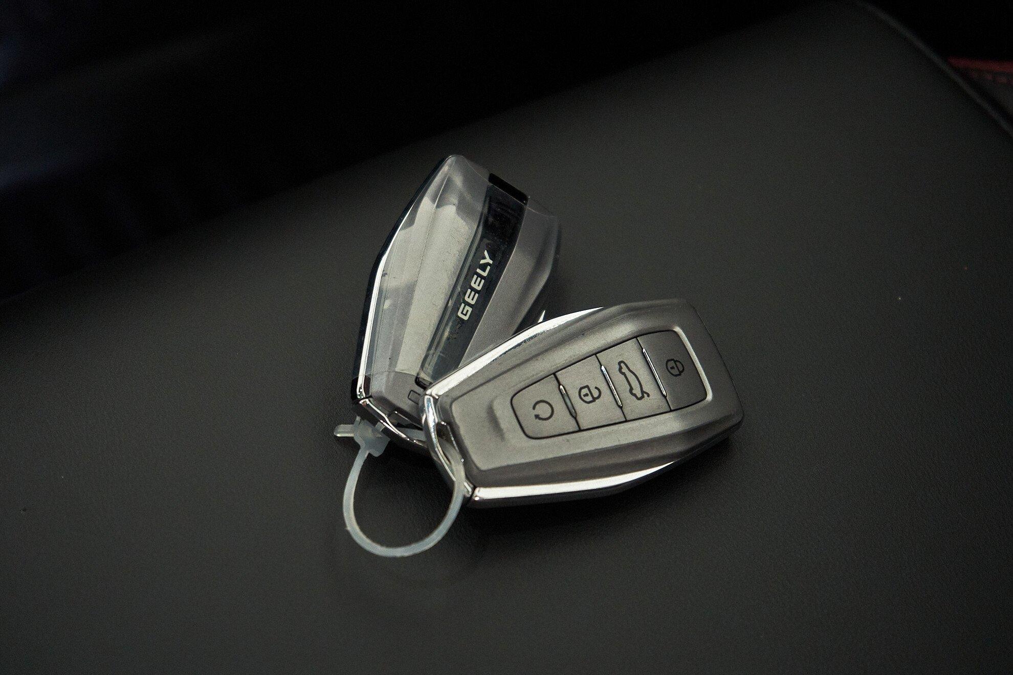 Geely Coolray 2022, белый