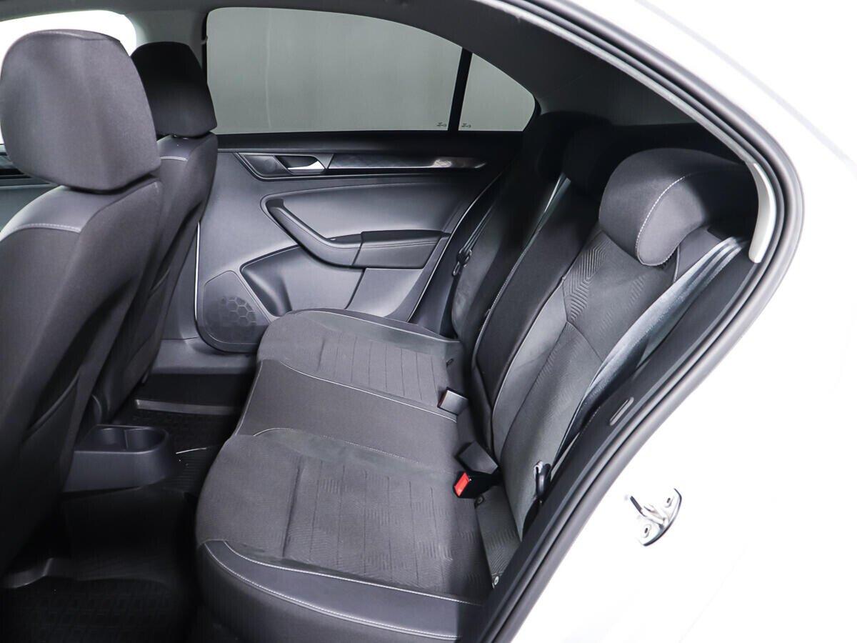 Volkswagen Polo 2021, белый
