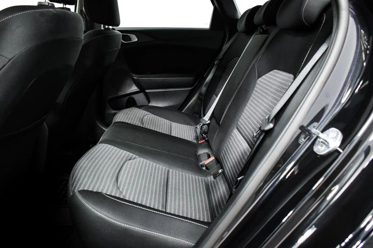 Kia Ceed 2023, черный