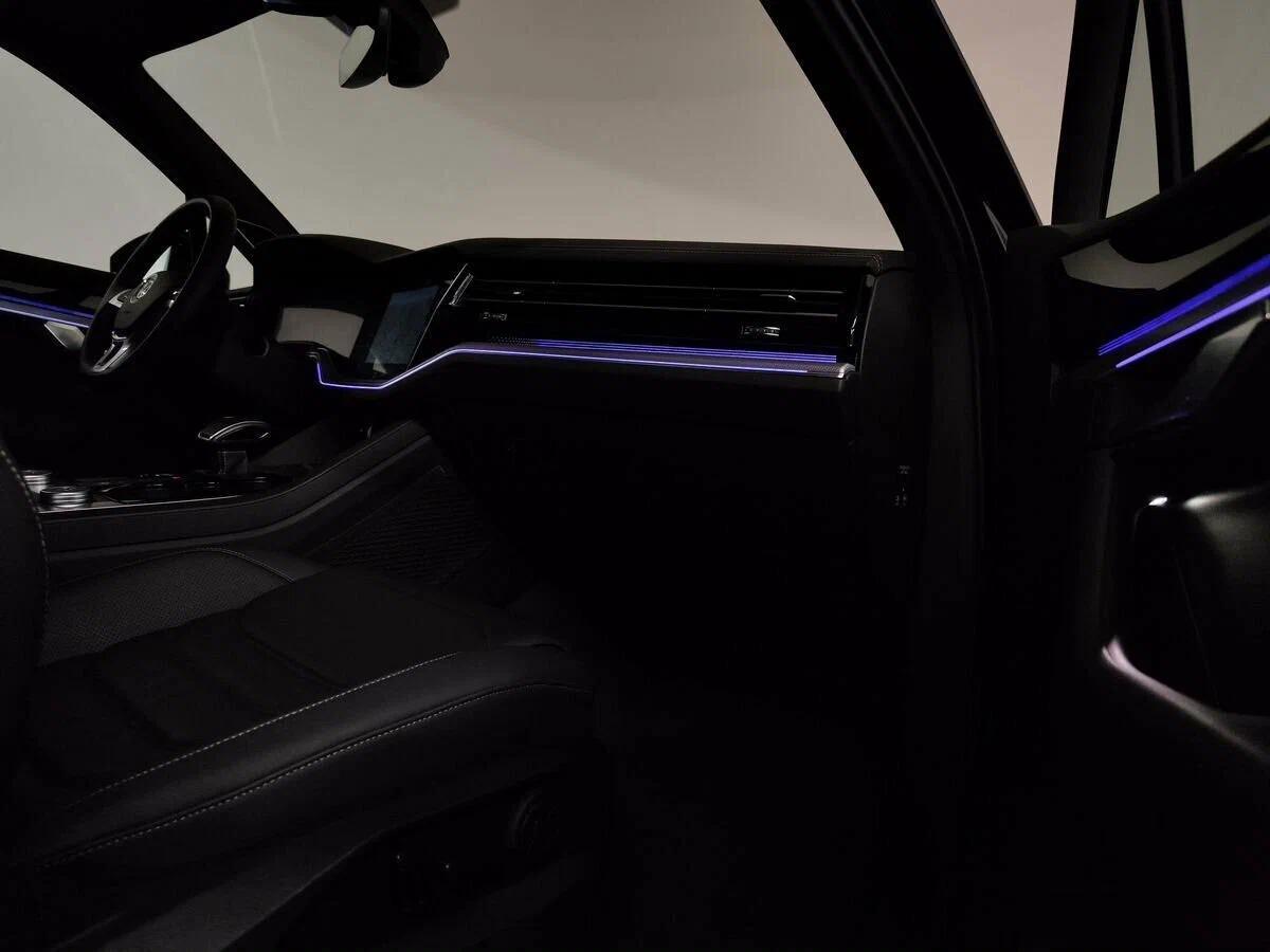 Volkswagen Touareg 2021, черный