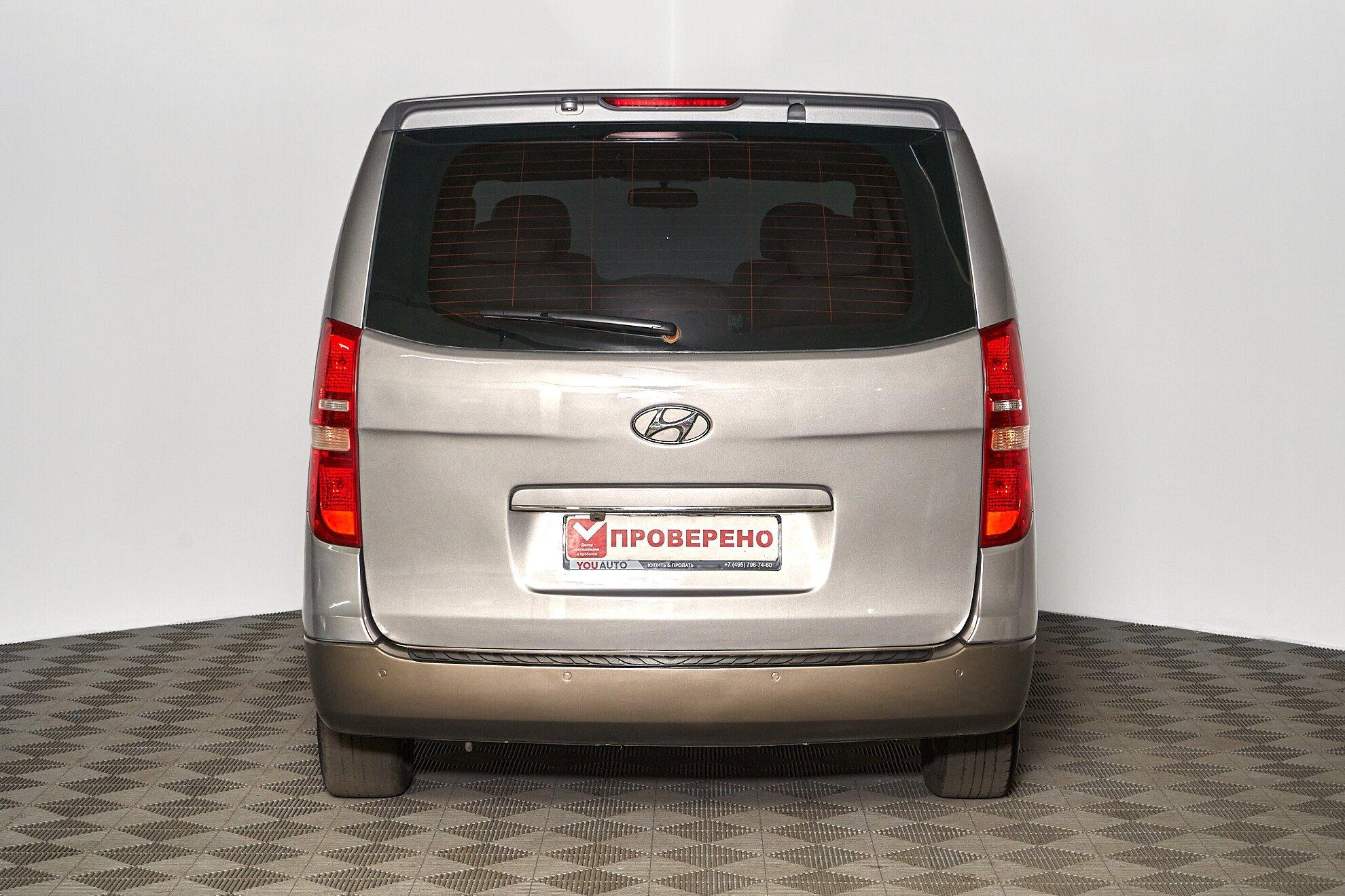 Hyundai Grand Starex 2012, серебряный