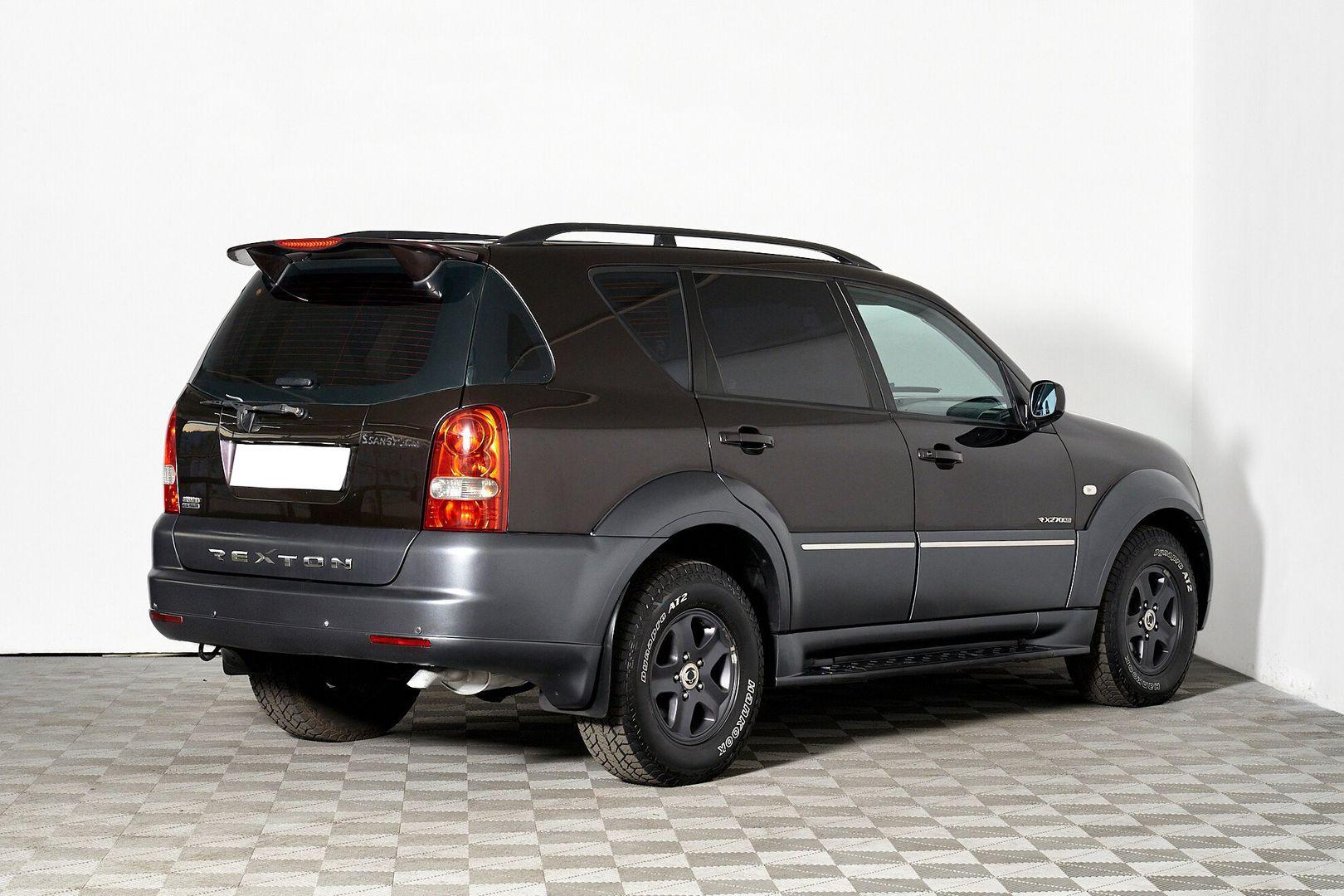 SsangYong Rexton 2012, пурпурный
