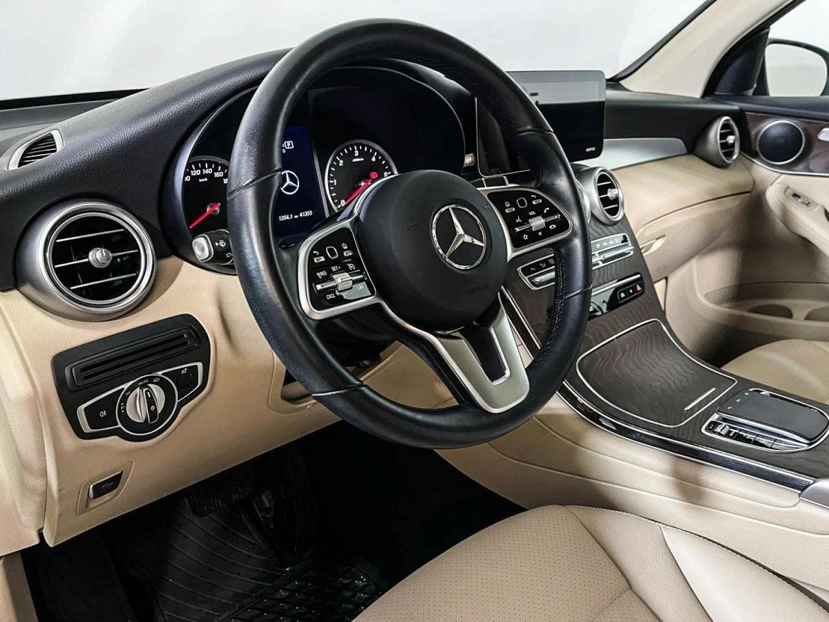 Mercedes-Benz GLC 2021, серый