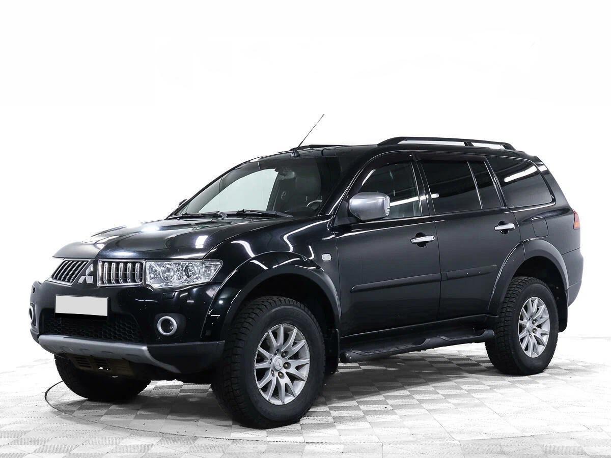 Mitsubishi Pajero Sport 2012, черный
