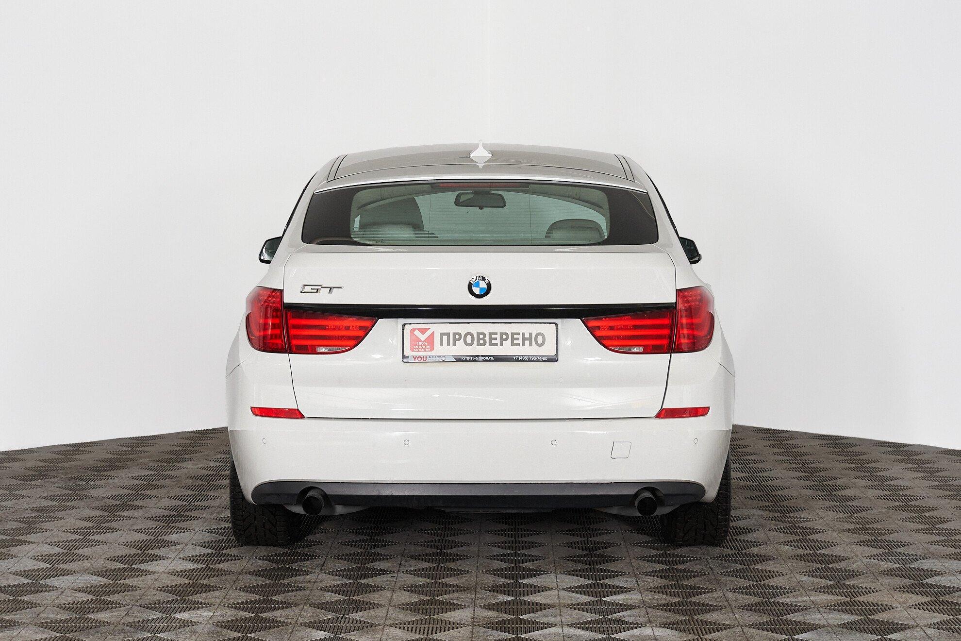 BMW 5 серии 2012, белый