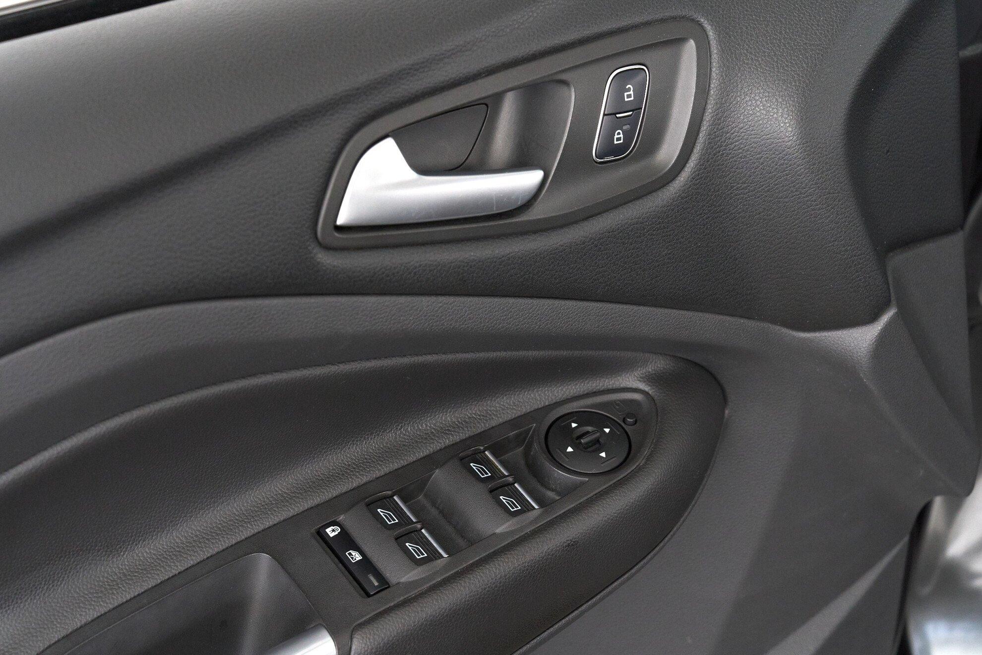 Ford Kuga 2018, серый