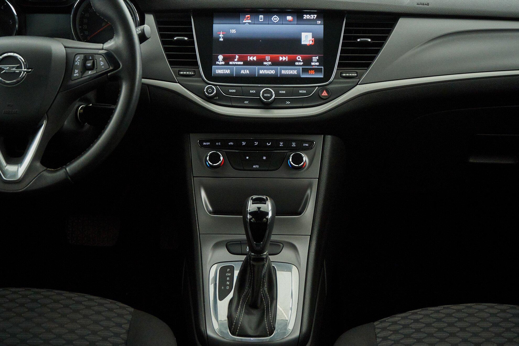 Opel Astra 2019, серый