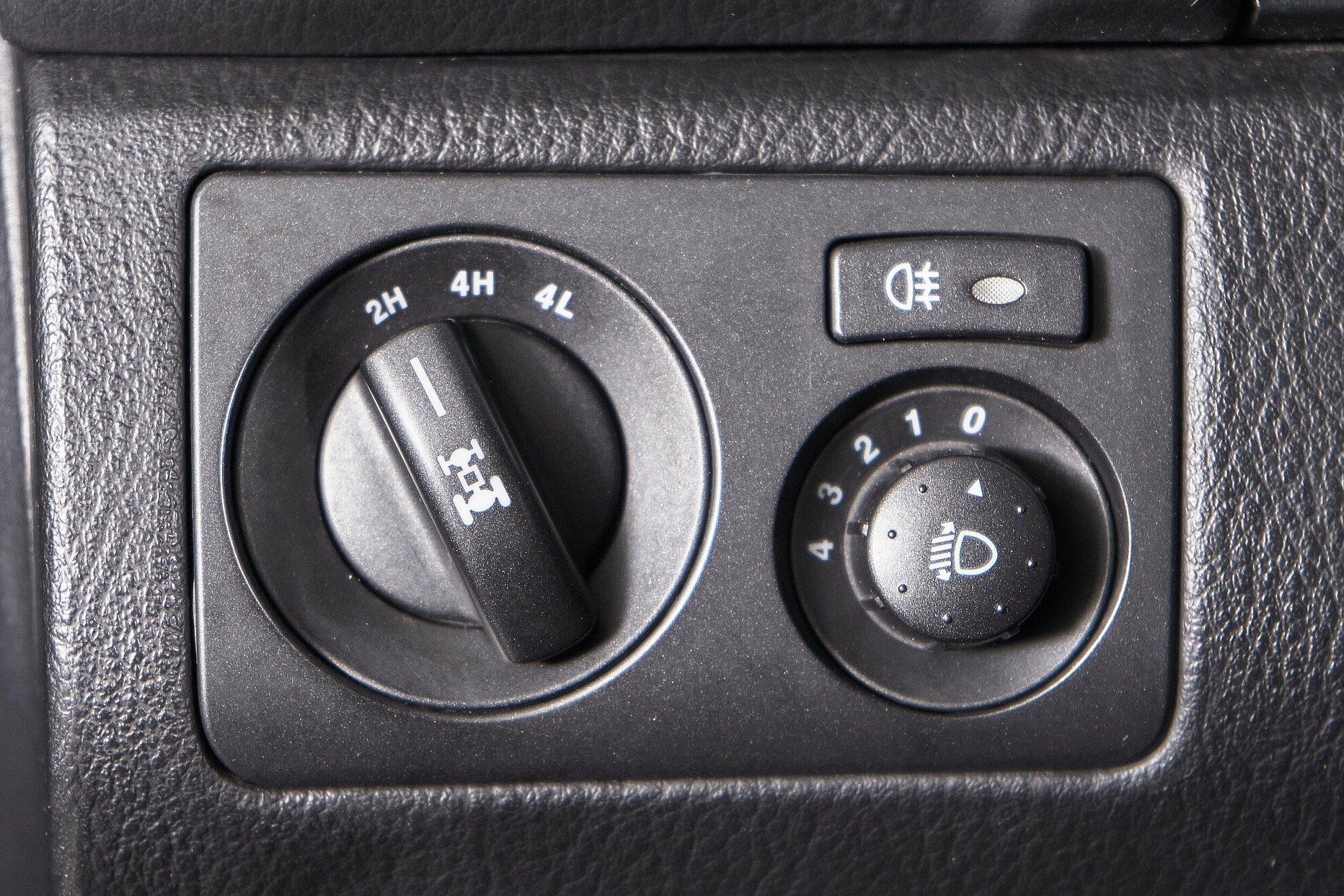 SsangYong Rexton 2011, пурпурный
