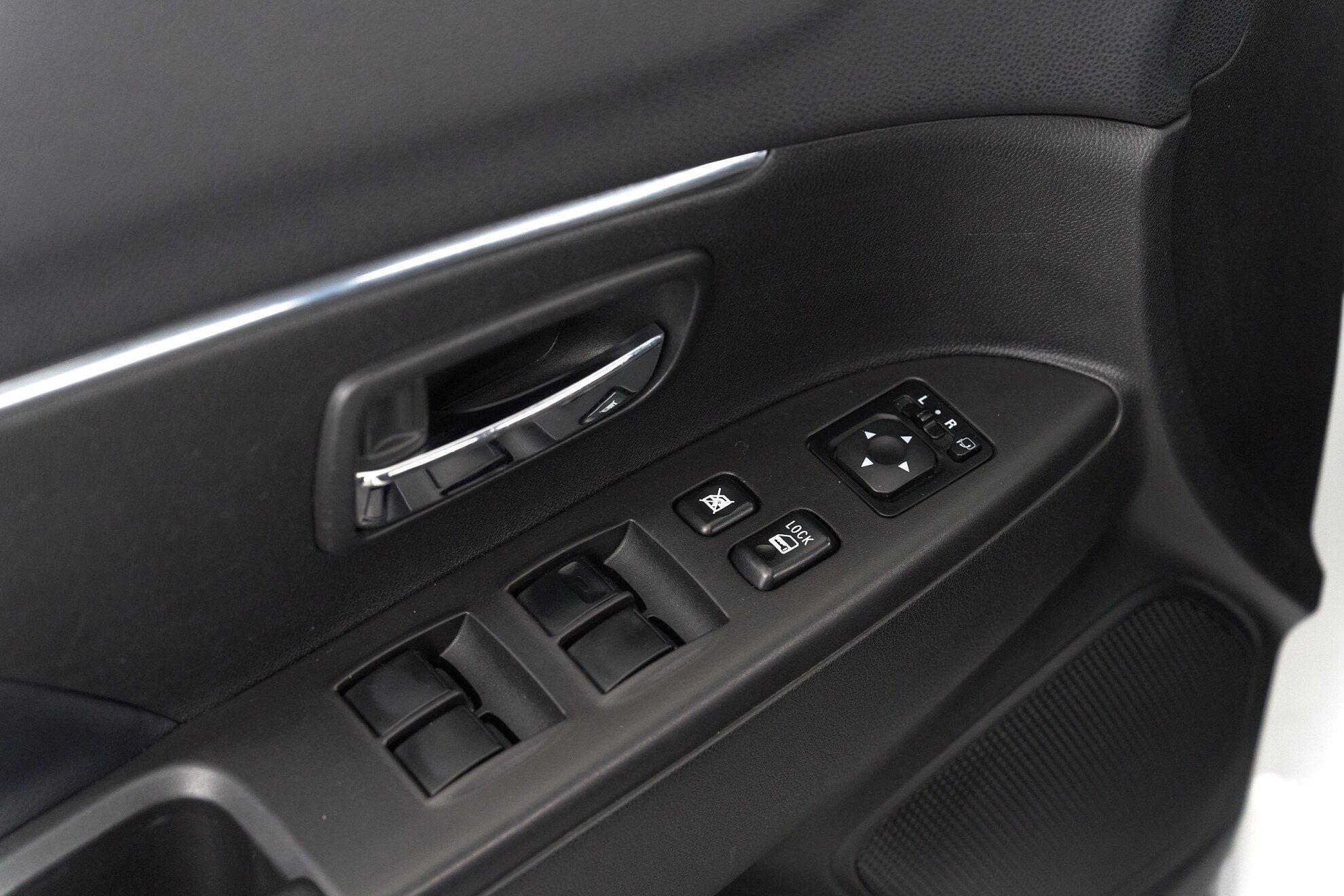 Mitsubishi ASX 2014, белый