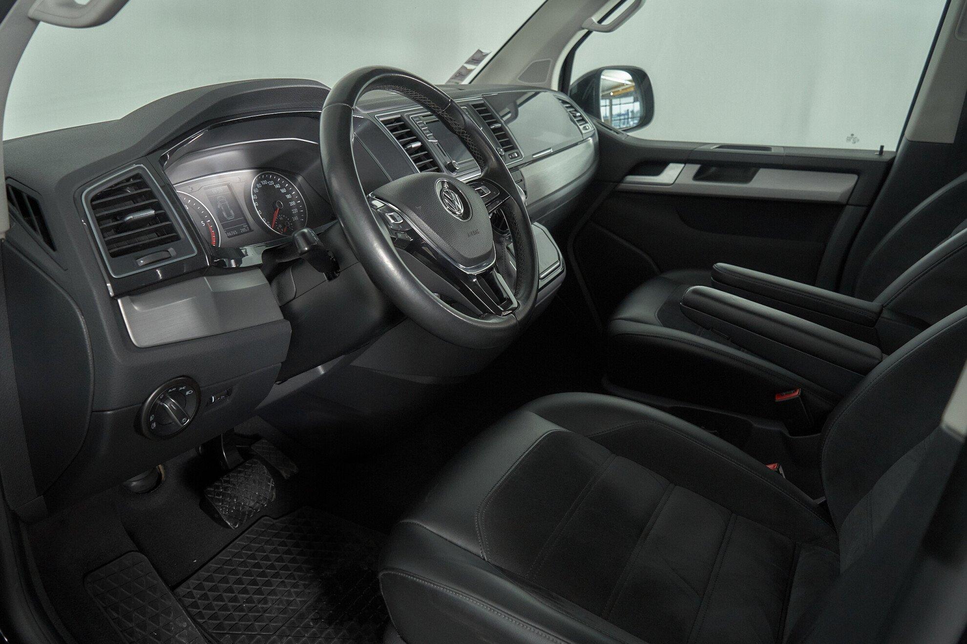 Volkswagen Multivan 2018, черный