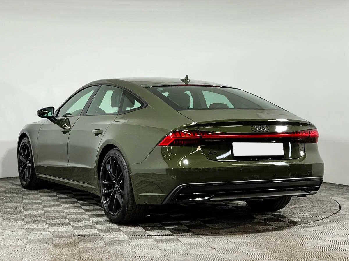 Audi A7 2020, зеленый