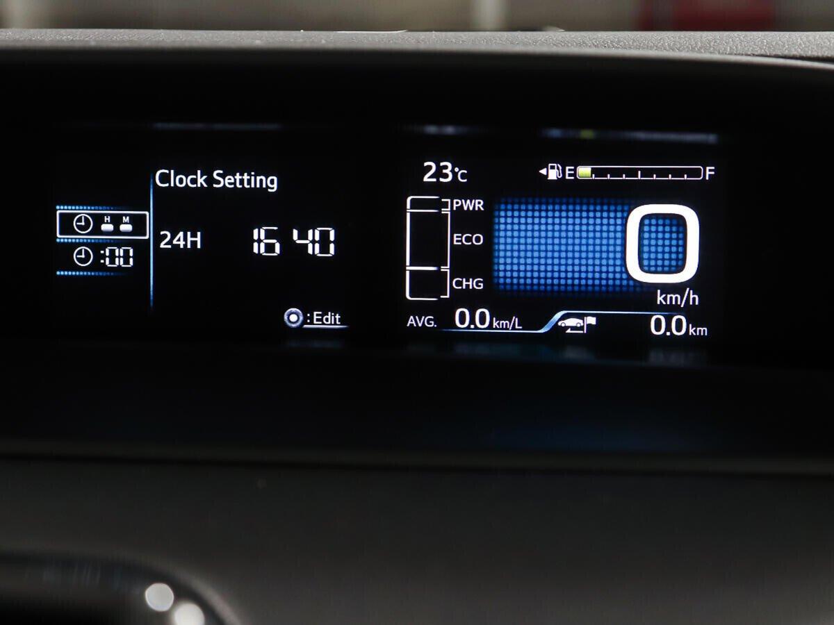 Toyota Prius 2020, черный