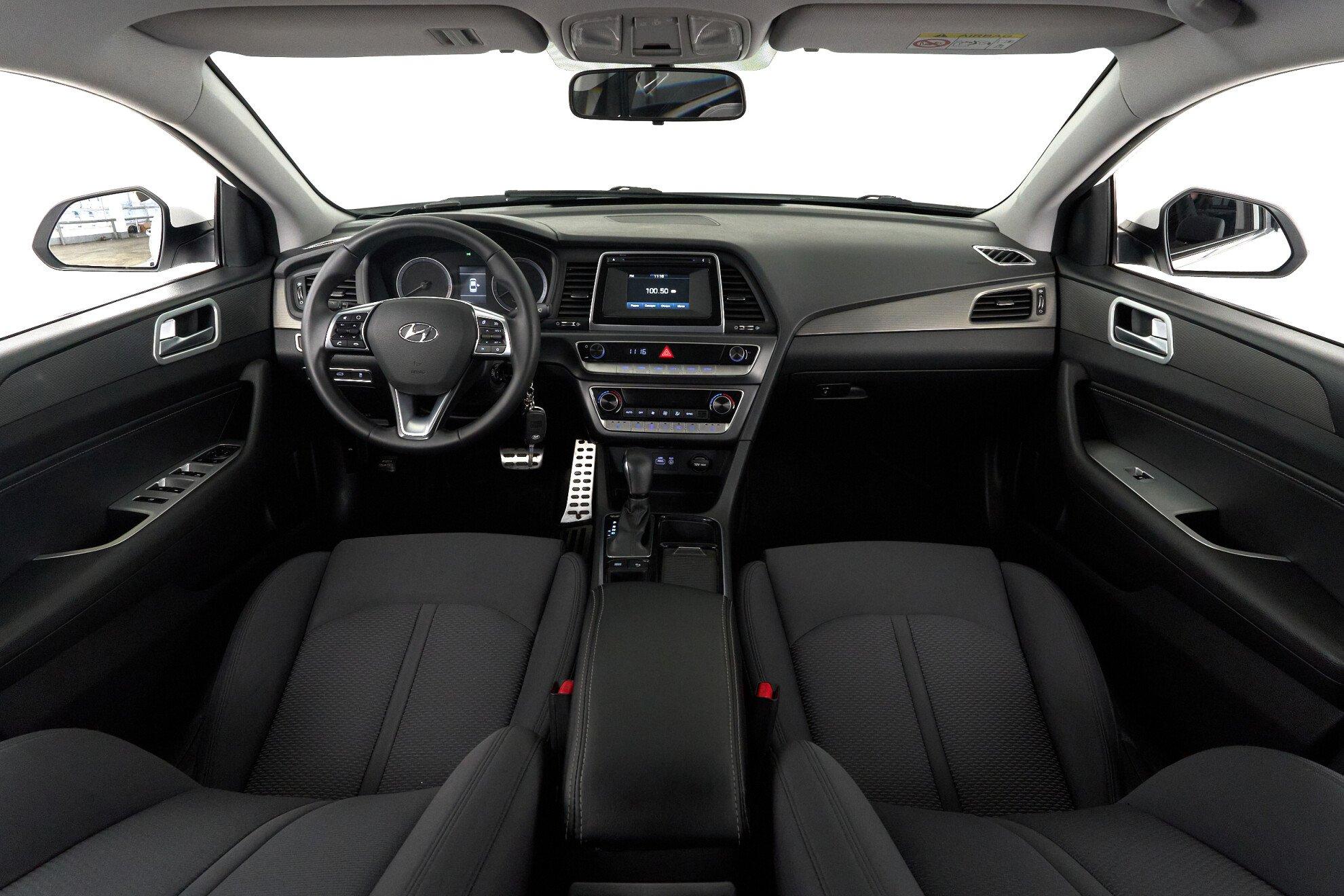 Hyundai Sonata 2018, белый