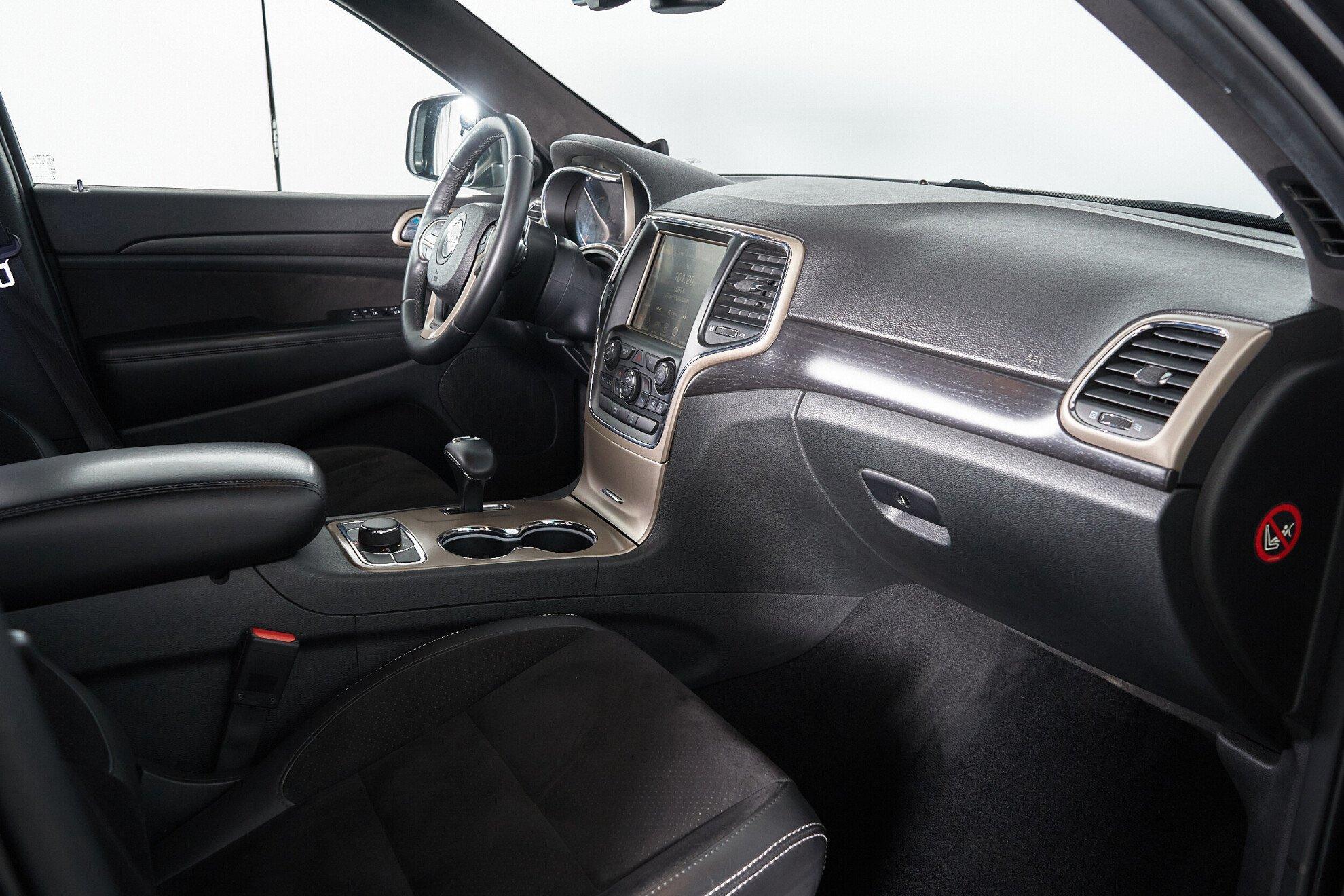 Jeep Grand Cherokee 2014, черный