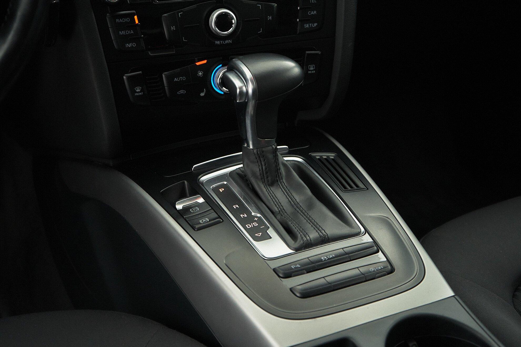 Audi A4 2013, белый