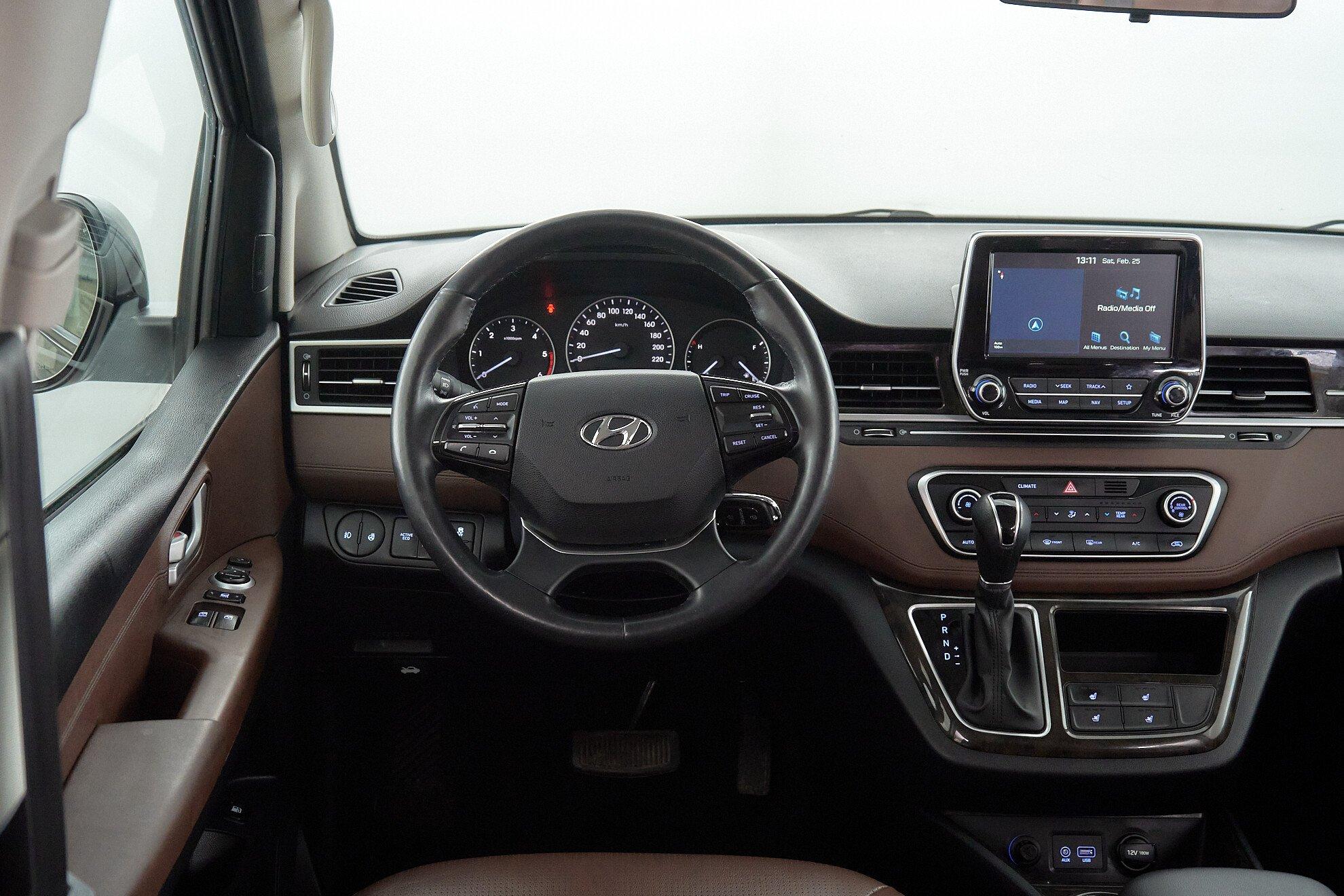 Hyundai Grand Starex 2018, черный