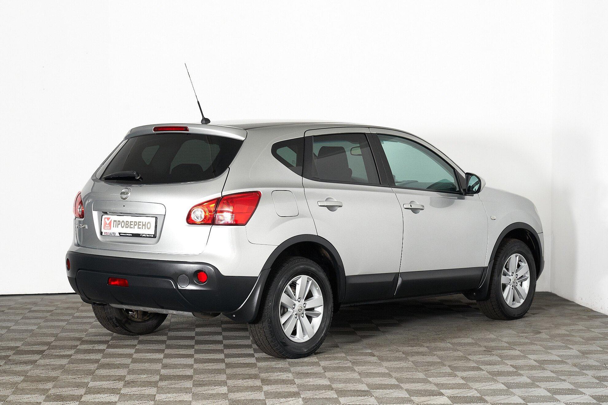 Nissan Qashqai 2009, серебряный