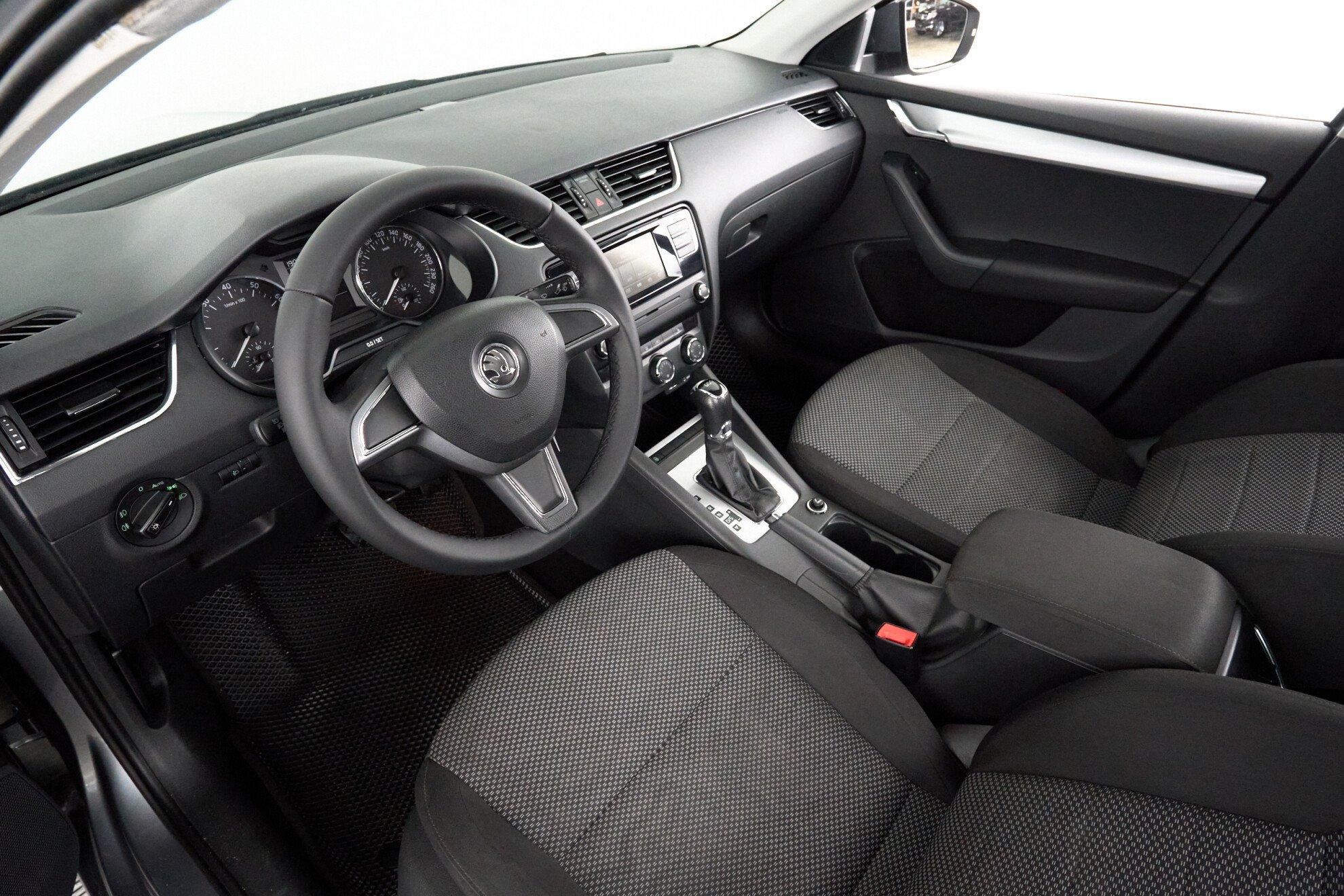 Skoda Octavia 2014, серый