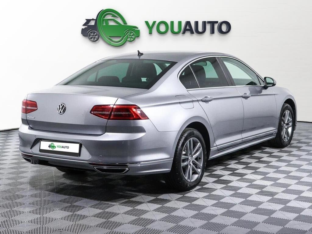 Volkswagen Passat 2018, серебряный