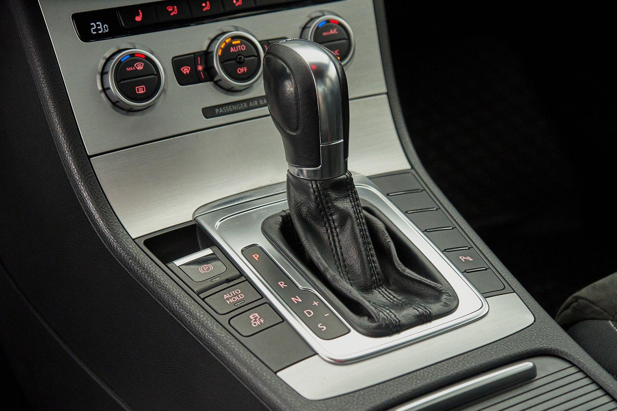 Volkswagen Passat CC 2013, белый