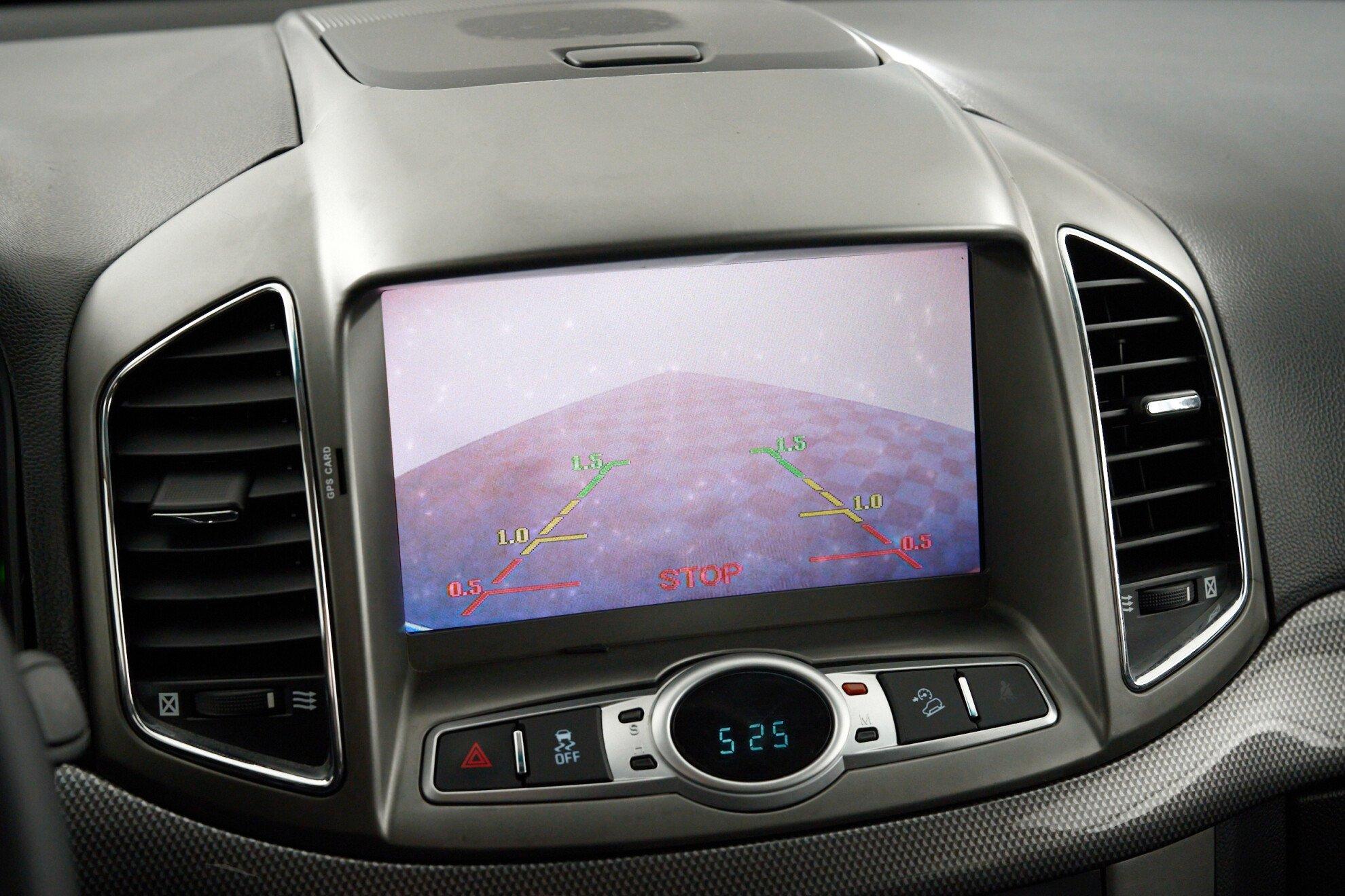 Chevrolet Captiva 2012, белый