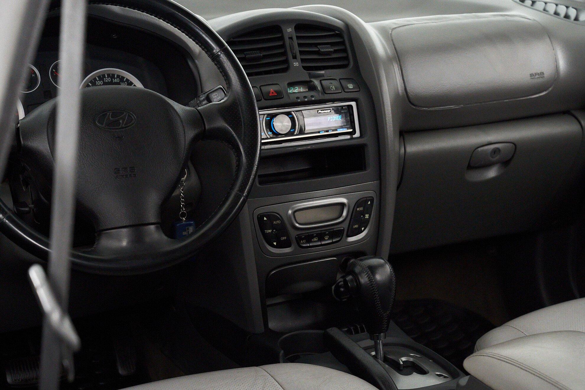 Hyundai Santa Fe 2008, серый