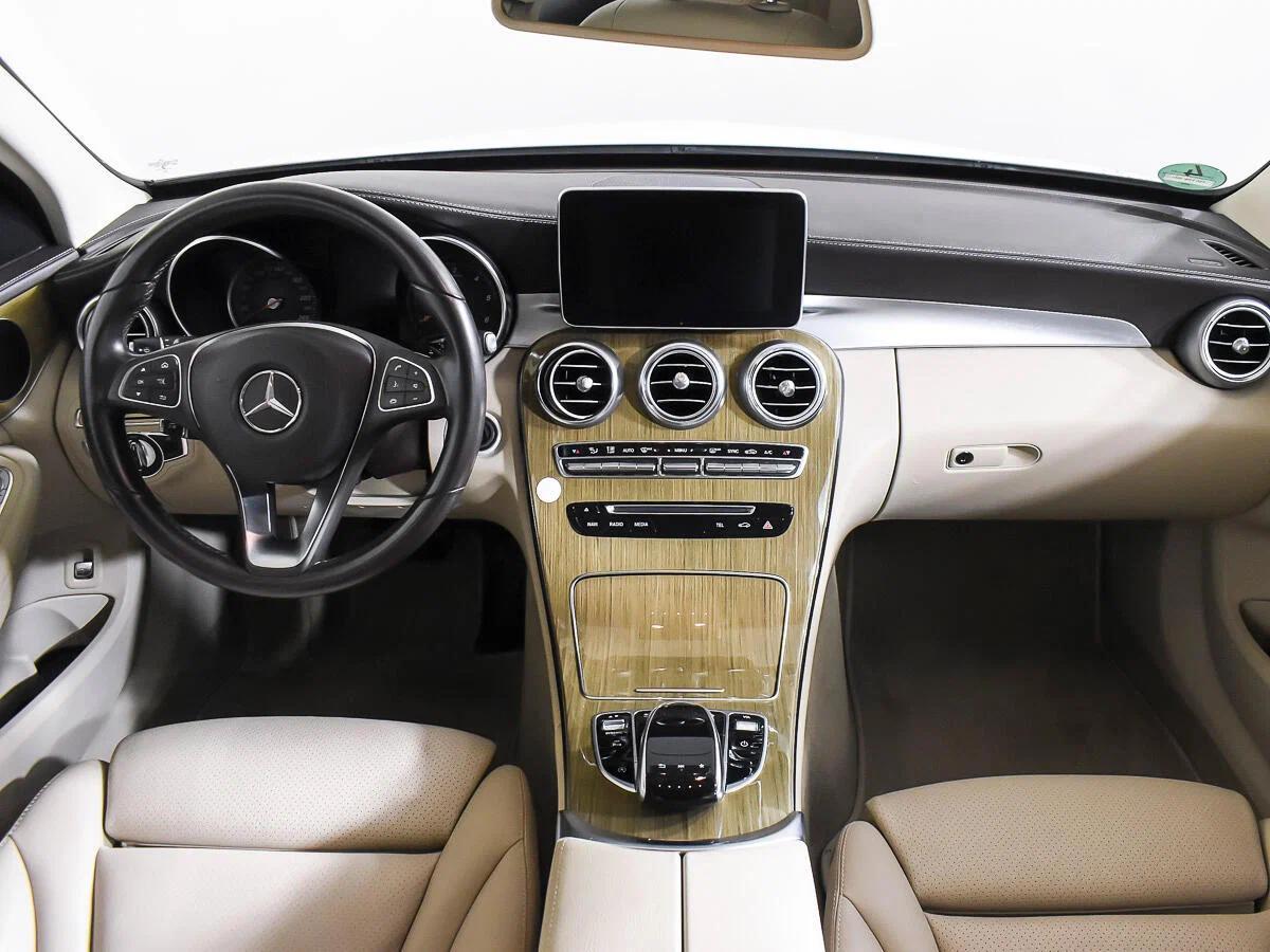 Mercedes-Benz C-Класс 2017, белый