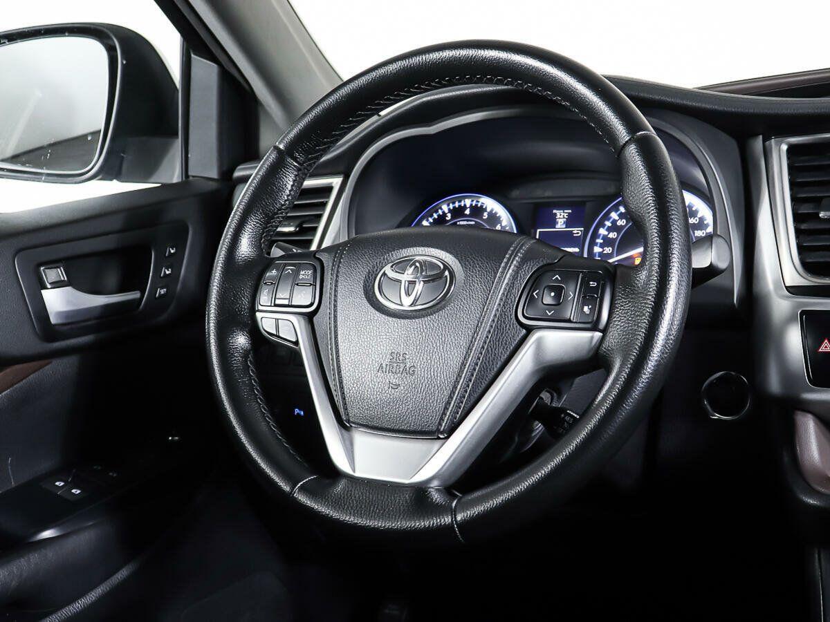 Toyota Highlander 2015, черный