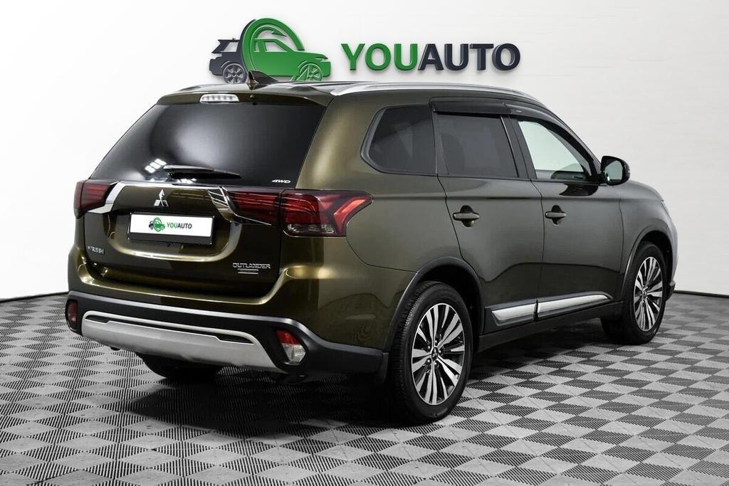 Mitsubishi Outlander 2019, коричневый