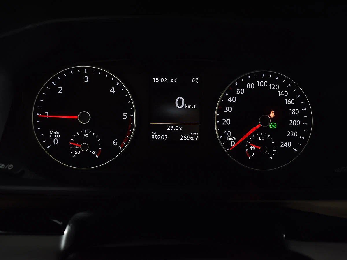 Volkswagen Multivan 2019, белый