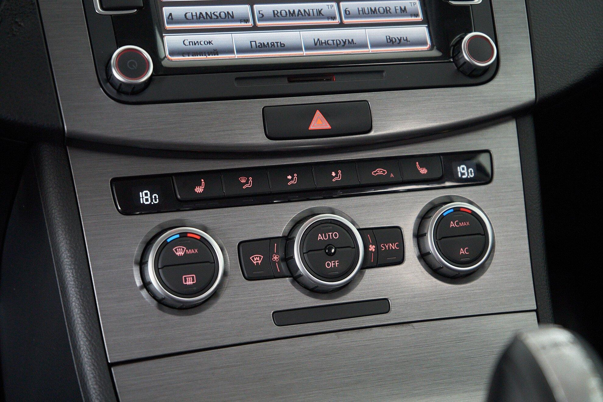 Volkswagen Passat 2012, черный