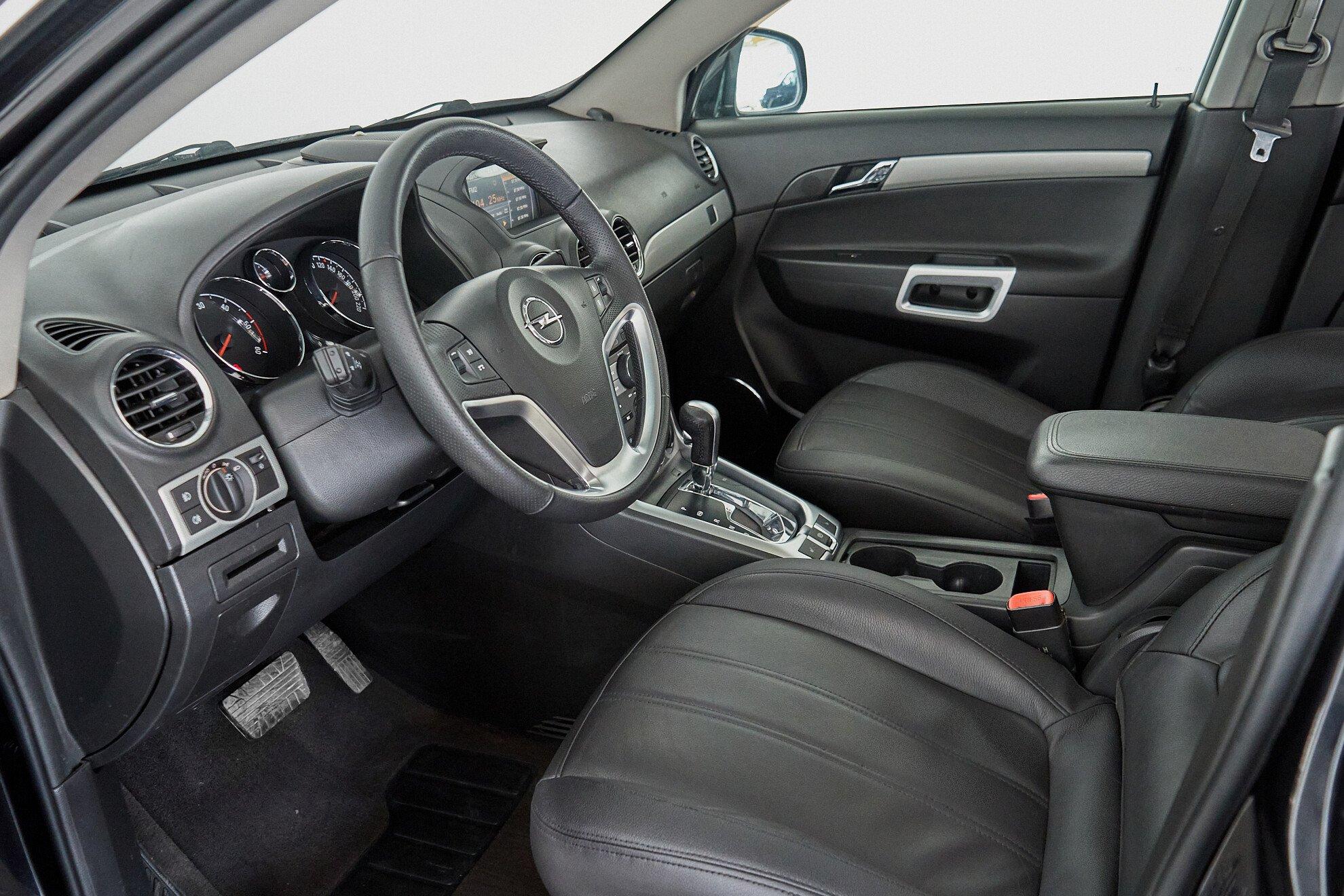 Opel Antara 2012, черный