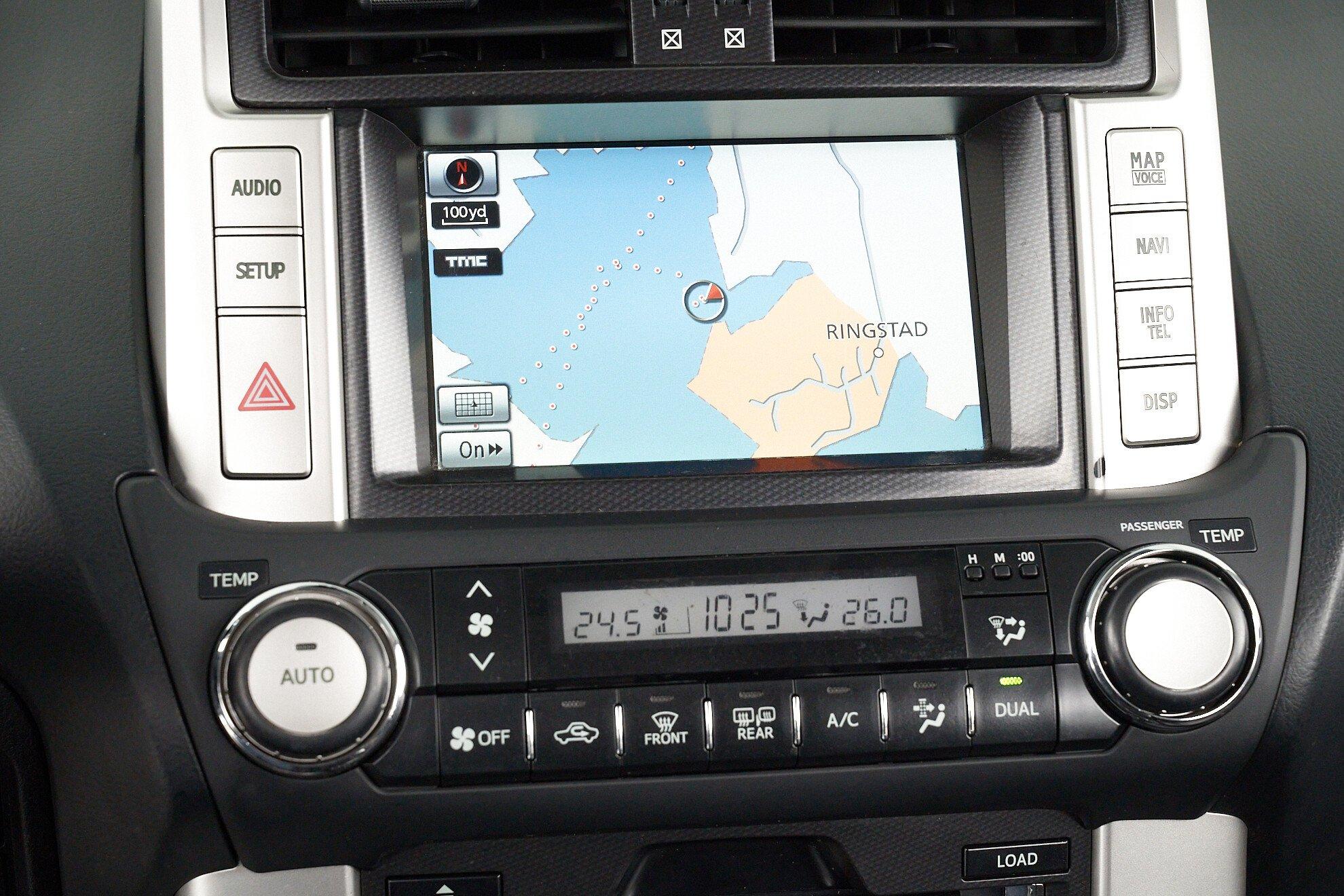 Toyota Land Cruiser Prado 2011, серый