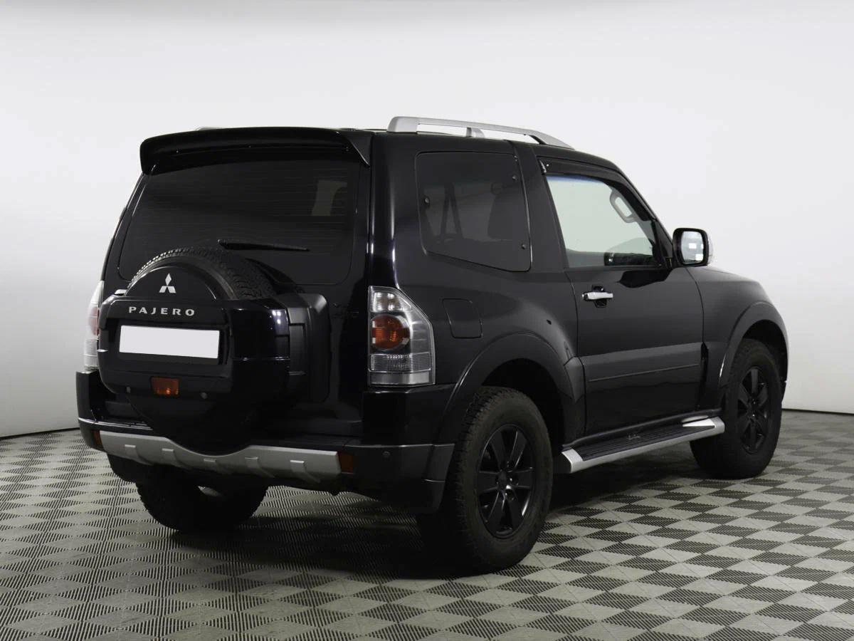 Mitsubishi Pajero 2007, черный