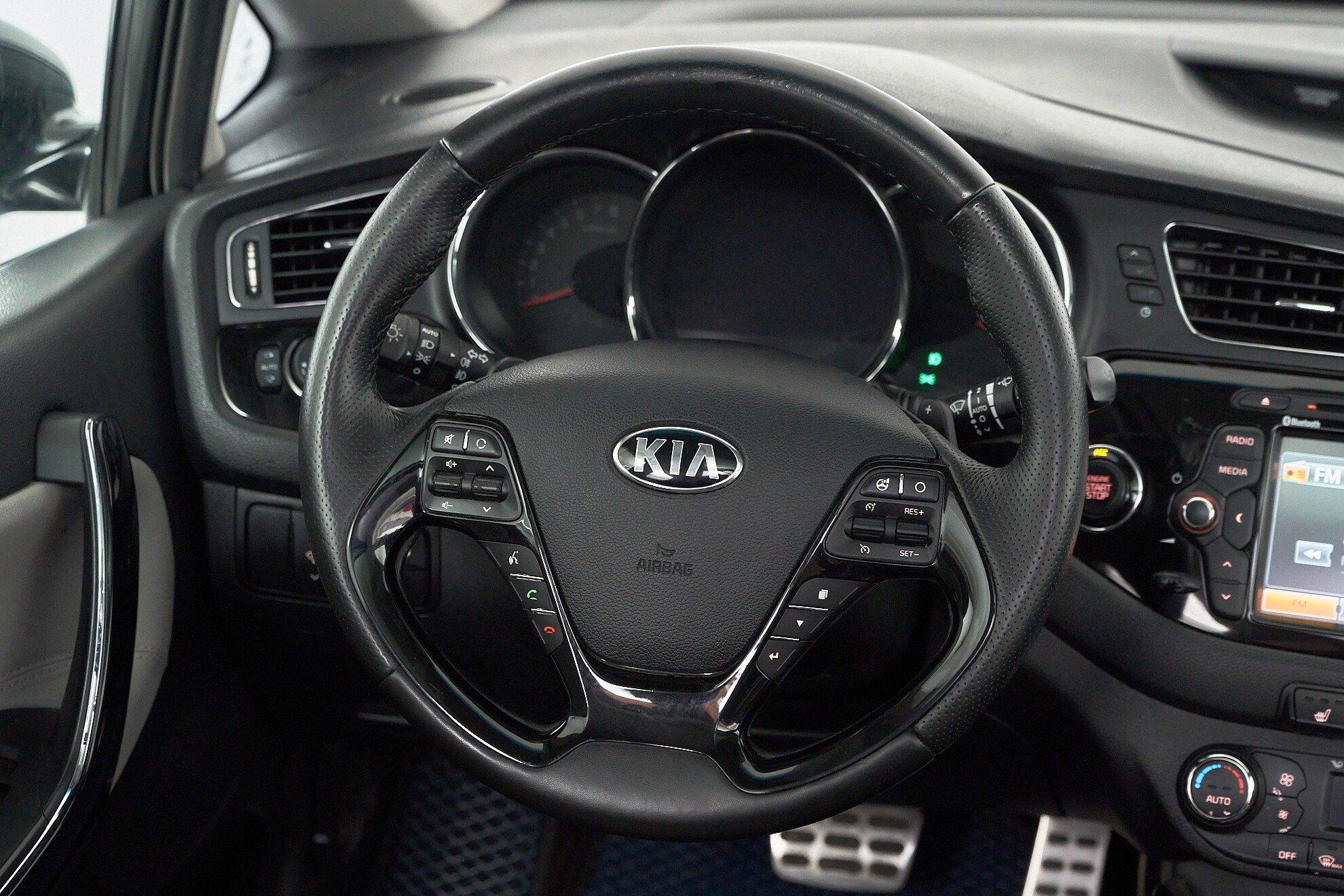 Kia Ceed 2013, черный